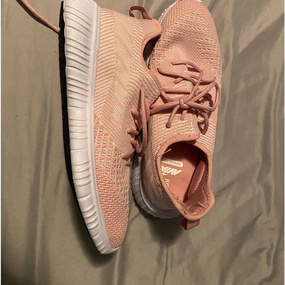 Pink Avia Tennis shoes
